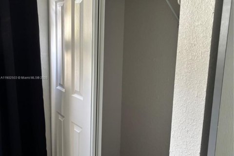 Casa en venta en Hollywood, Florida, 4 dormitorios, 141.03 m2 № 1974071 - foto 18