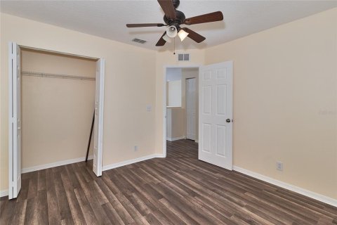 Townhouse in Clearwater, Florida 4 bedrooms, 149.2 sq.m. № 1881353 - photo 21