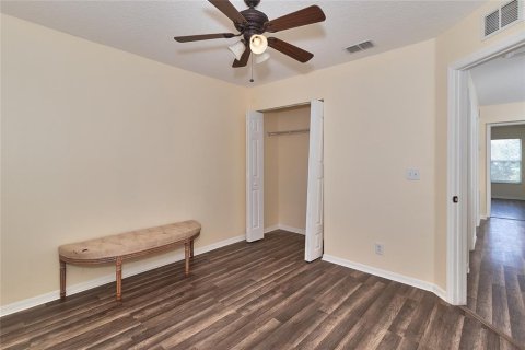 Townhouse in Clearwater, Florida 4 bedrooms, 149.2 sq.m. № 1881353 - photo 20