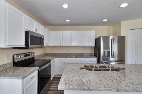Townhouse in Clearwater, Florida 4 bedrooms, 149.2 sq.m. № 1881353 - photo 13