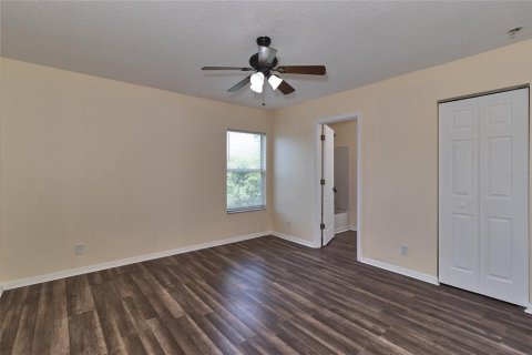 Townhouse in Clearwater, Florida 4 bedrooms, 149.2 sq.m. № 1881353 - photo 29