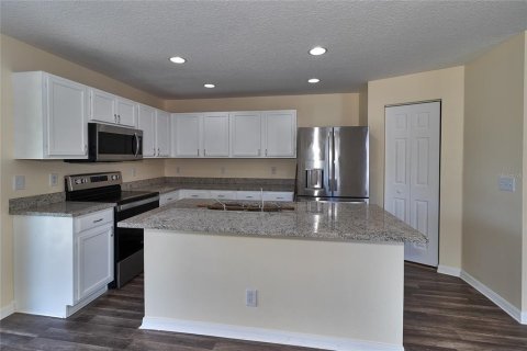 Townhouse in Clearwater, Florida 4 bedrooms, 149.2 sq.m. № 1881353 - photo 9