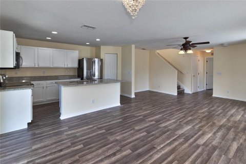 Townhouse in Clearwater, Florida 4 bedrooms, 149.2 sq.m. № 1881353 - photo 10