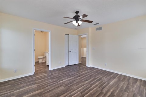 Townhouse in Clearwater, Florida 4 bedrooms, 149.2 sq.m. № 1881353 - photo 30