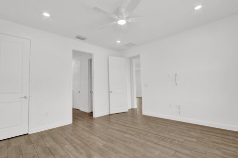 Villa ou maison à vendre à Port St. Lucie, Floride: 3 chambres, 149.57 m2 № 2300142 - photo 13