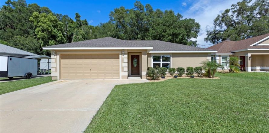 House in Wildwood, Florida 3 bedrooms, 89.37 sq.m. № 1853989