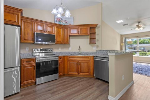 House in Wildwood, Florida 3 bedrooms, 89.37 sq.m. № 1853989 - photo 10