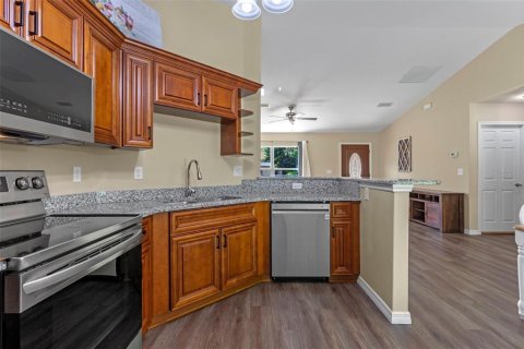 House in Wildwood, Florida 3 bedrooms, 89.37 sq.m. № 1853989 - photo 12