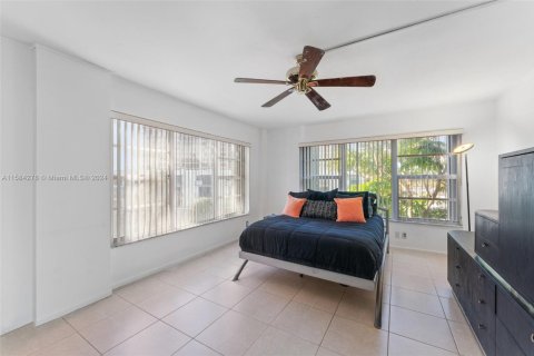 Condominio en venta en Miami, Florida, 2 dormitorios № 1981009 - foto 17