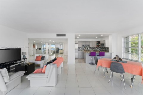 Condominio en venta en Miami, Florida, 2 dormitorios № 1981009 - foto 9