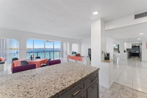 Condominio en venta en Miami, Florida, 2 dormitorios № 1981009 - foto 6