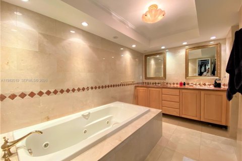 Copropriété à louer à Key Biscayne, Floride: 3 chambres, 165.55 m2 № 2053250 - photo 23