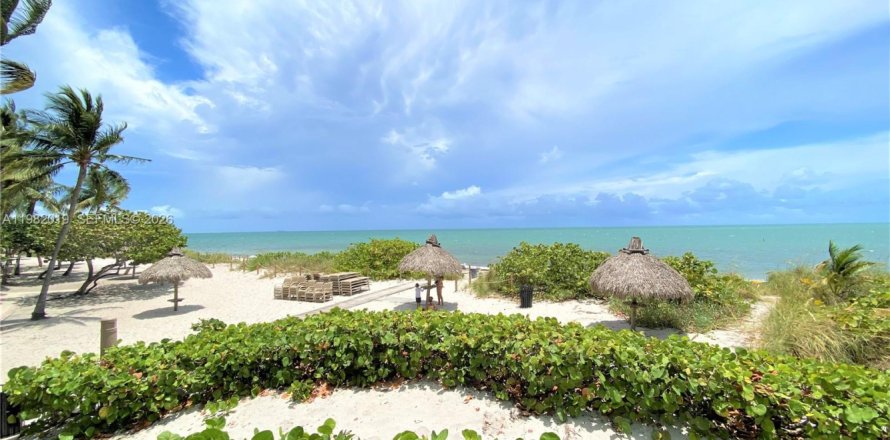 Condo à Key Biscayne, Floride, 3 chambres  № 2053250