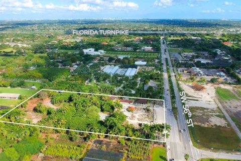 Land in Miami, Florida № 1896597 - photo 1