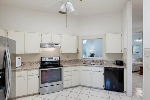 House in Palm Harbor, Florida 2 bedrooms, 111.2 sq.m. № 2201375 - photo 17