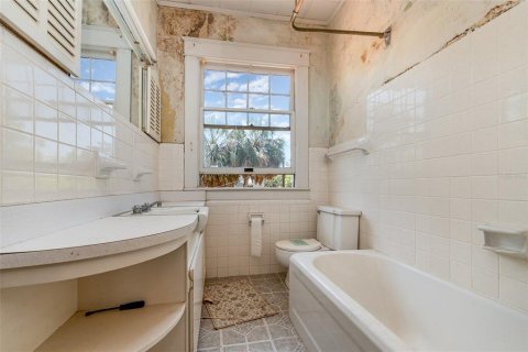 Commercial property in Eustis, Florida 8 bedrooms, 374.02 sq.m. № 1634311 - photo 30