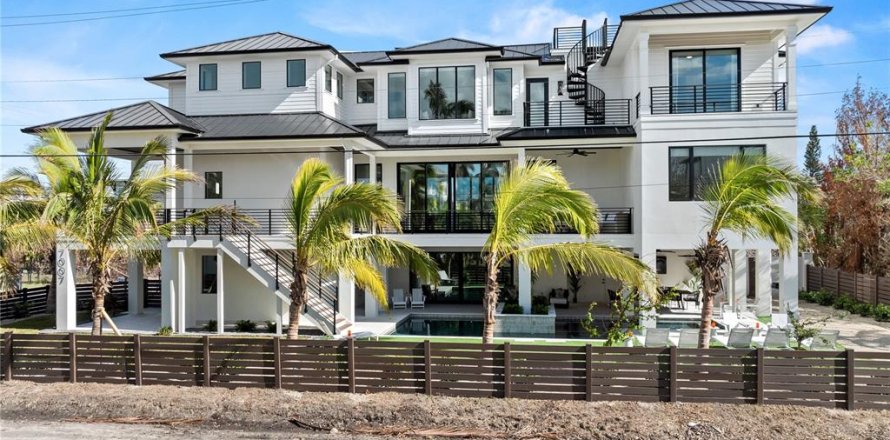 Villa ou maison à Sarasota, Floride 8 chambres, 464.23 m2 № 1554315