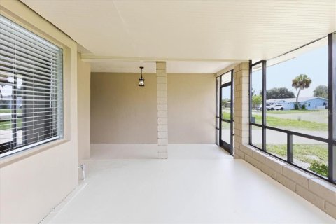 House in Rotonda, Florida 3 bedrooms, 118.08 sq.m. № 2236036 - photo 5