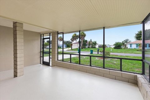 House in Rotonda, Florida 3 bedrooms, 118.08 sq.m. № 2236036 - photo 7