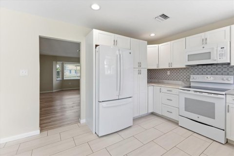 House in Rotonda, Florida 3 bedrooms, 118.08 sq.m. № 2236036 - photo 16