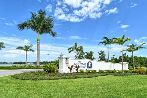 House in Sarasota, Florida 3 bedrooms, 238.48 sq.m. № 1792015 - photo 2