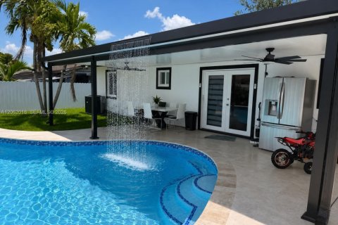 House in Homestead, Florida 3 bedrooms, 123.19 sq.m. № 2177425 - photo 18