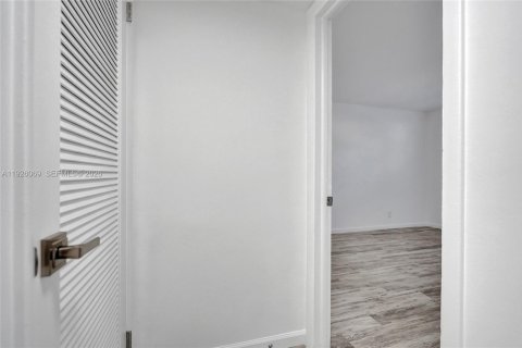 Condominio en venta en North Palm Beach, Florida, 2 dormitorios, 85.47 m2 № 2000255 - foto 24