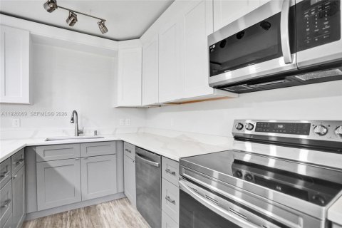 Condominio en venta en North Palm Beach, Florida, 2 dormitorios, 85.47 m2 № 2000255 - foto 9