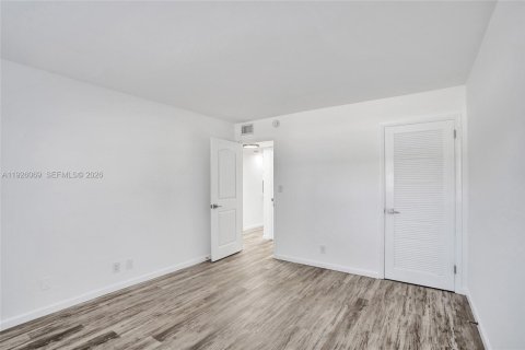 Condominio en venta en North Palm Beach, Florida, 2 dormitorios, 85.47 m2 № 2000255 - foto 27