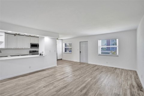 Condominio en venta en North Palm Beach, Florida, 2 dormitorios, 85.47 m2 № 2000255 - foto 14