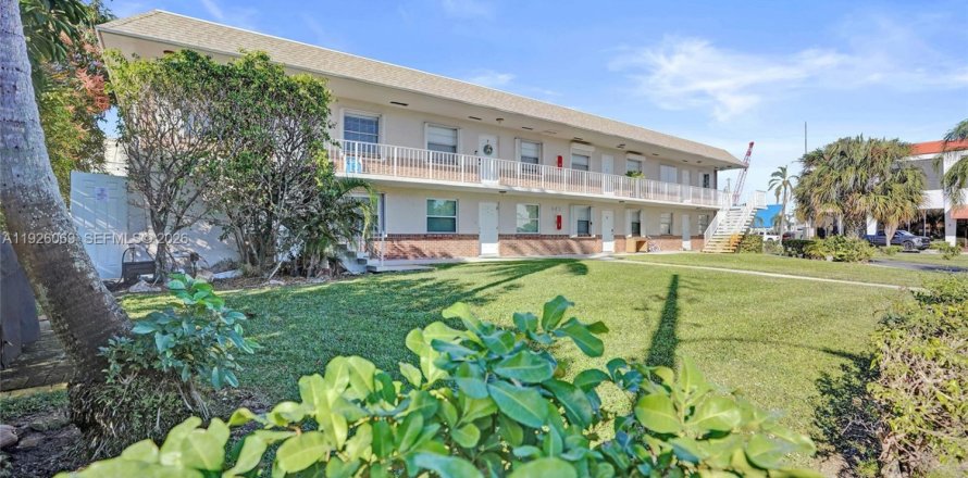 Condominio en North Palm Beach, Florida, 2 dormitorios  № 2000255