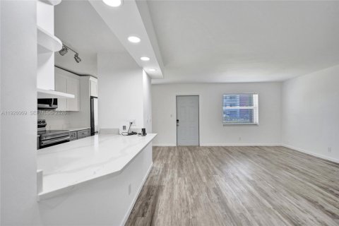 Condominio en venta en North Palm Beach, Florida, 2 dormitorios, 85.47 m2 № 2000255 - foto 15