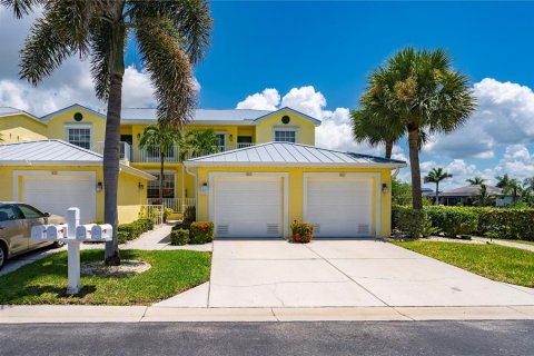 Condo in Punta Gorda, Florida, 3 bedrooms  № 1909924 - photo 1