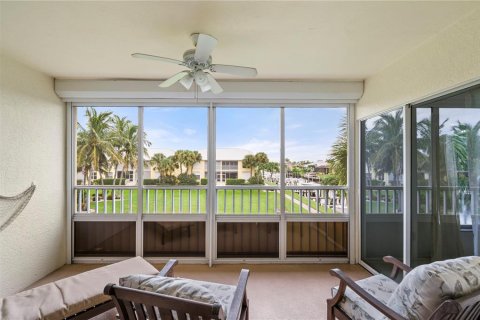 Condo in Punta Gorda, Florida, 3 bedrooms  № 1909924 - photo 18