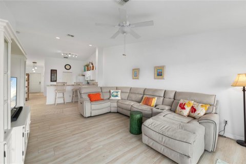 Condo in Punta Gorda, Florida, 3 bedrooms  № 1909924 - photo 16