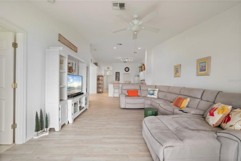 Condo in Punta Gorda, Florida, 3 bedrooms  № 1909924 - photo 15