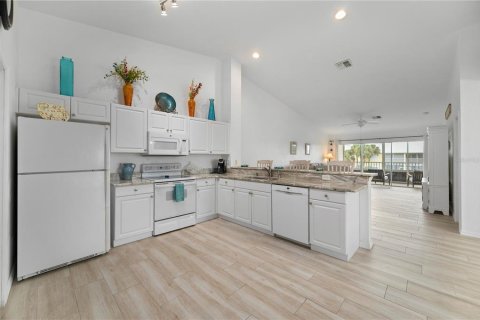 Condo in Punta Gorda, Florida, 3 bedrooms  № 1909924 - photo 3