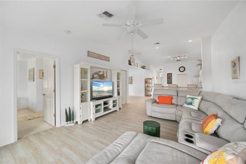 Condo in Punta Gorda, Florida, 3 bedrooms  № 1909924 - photo 4