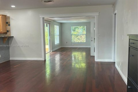 Villa ou maison à louer à Hollywood, Floride: 3 chambres, 134.34 m2 № 1984370 - photo 7