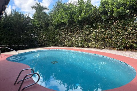 Villa ou maison à louer à Hollywood, Floride: 3 chambres, 134.34 m2 № 1984370 - photo 14