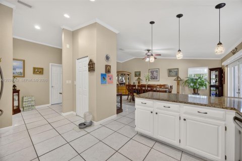 Villa ou maison à vendre à Homestead, Floride: 4 chambres, 228.73 m2 № 2085988 - photo 11