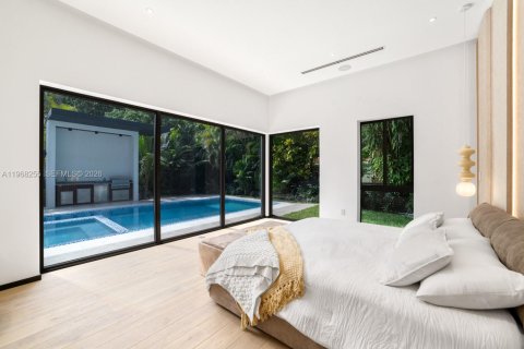 House in Miami, Florida 7 bedrooms, 570.23 sq.m. № 2030128 - photo 29