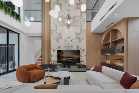 House in Miami, Florida 7 bedrooms, 570.23 sq.m. № 2030128 - photo 9