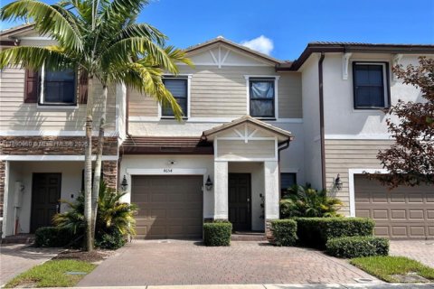 Touwnhouse à louer à Davie, Floride: 3 chambres, 149.57 m2 № 1939020 - photo 1