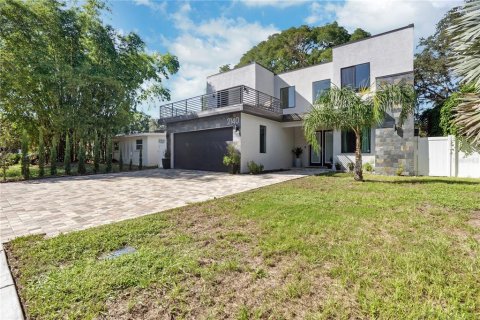 House in Clearwater, Florida 4 bedrooms, 233.93 sq.m. № 2105273 - photo 3
