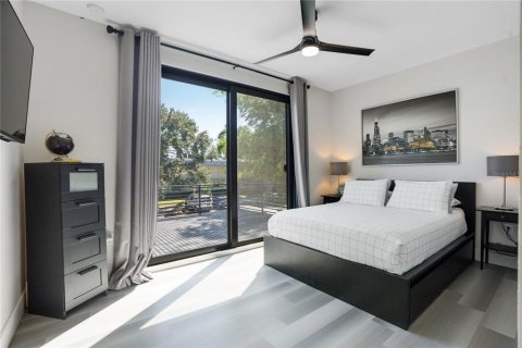 House in Clearwater, Florida 4 bedrooms, 233.93 sq.m. № 2105273 - photo 30