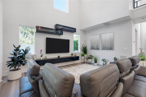 House in Clearwater, Florida 4 bedrooms, 233.93 sq.m. № 2105273 - photo 8