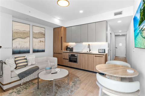 Condominio en alquiler en Miami Beach, Florida, 1 dormitorio, 43.29 m2 № 1988784 - foto 2