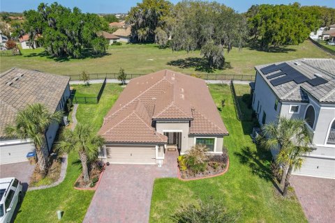 Casa en Kissimmee, Florida 3 dormitorios, 190.45 m2 № 2141409