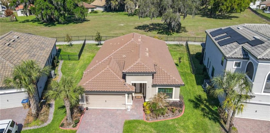 Casa en Kissimmee, Florida 3 dormitorios, 190.45 m2 № 2141409